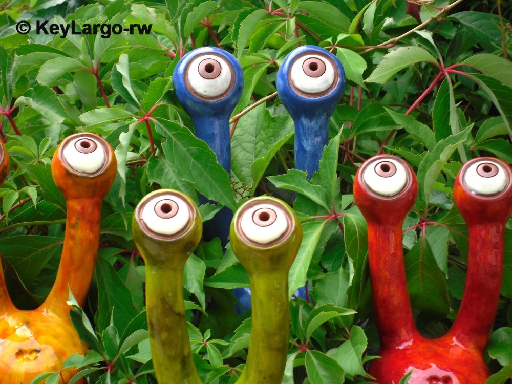 Unikat Gartenspion Stielaugen aus Keramik orange groß Gartendeko frostsicher