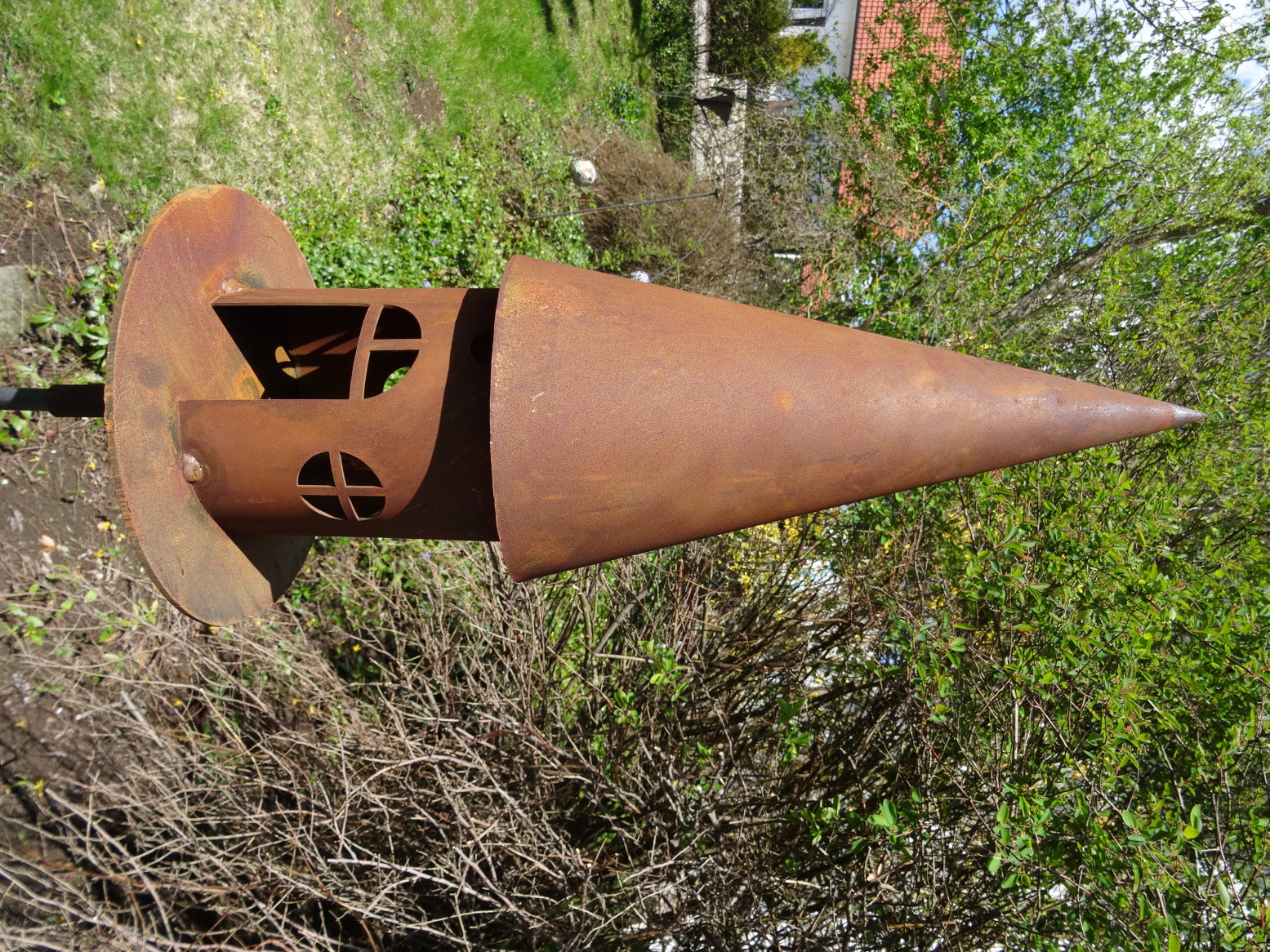 Gartenstecker Vogelhaus aus Metall, 49 cm, Futterhaus Turm Schloßturm